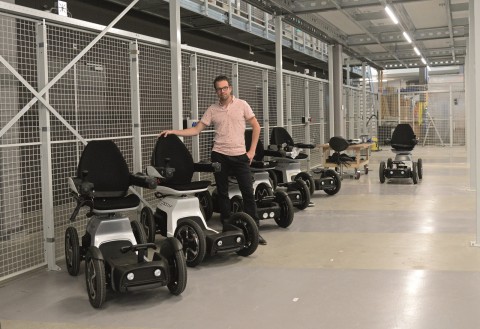 Job van Kieft met een aantal prototypes