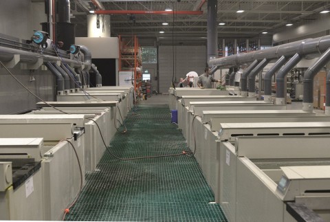 Overzicht van de procesbaden met afzuiging naar de gaswasser
