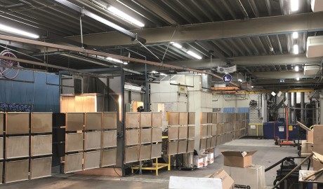 PI Vught beschikt over een uitgebreide poedercoatinstallatie